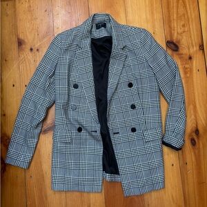 Stylish Black and White Longline Blazer